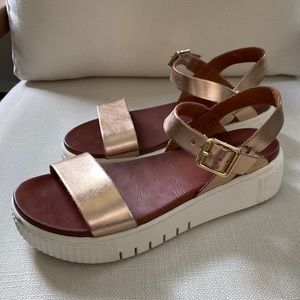 MIA Platform Sandal!